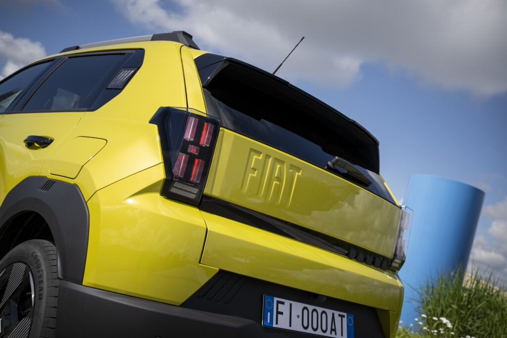 Fiat Grande Panda Elektro POP (43,8 kWh) – Range, Price, Specs | ev ...